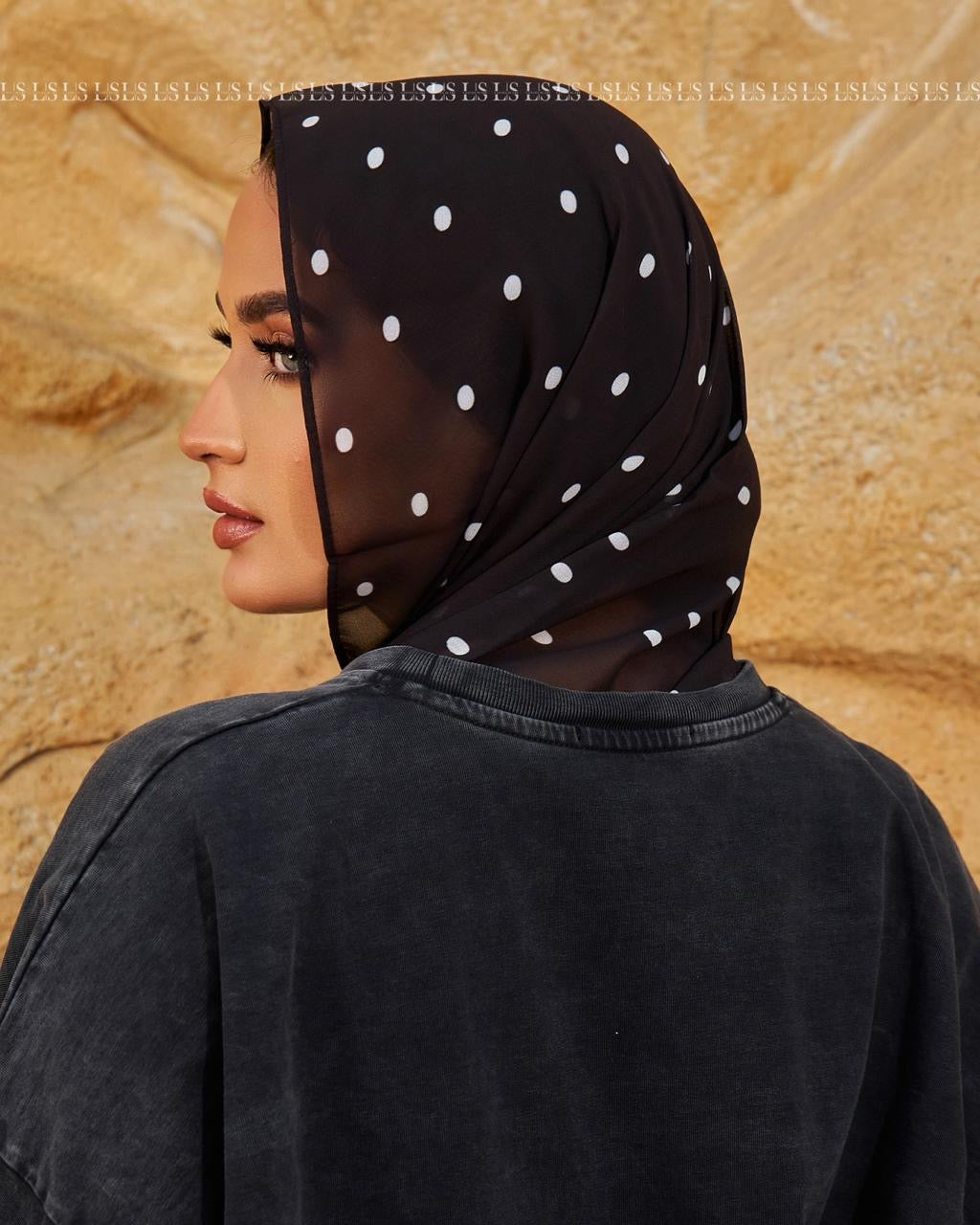 Black dots