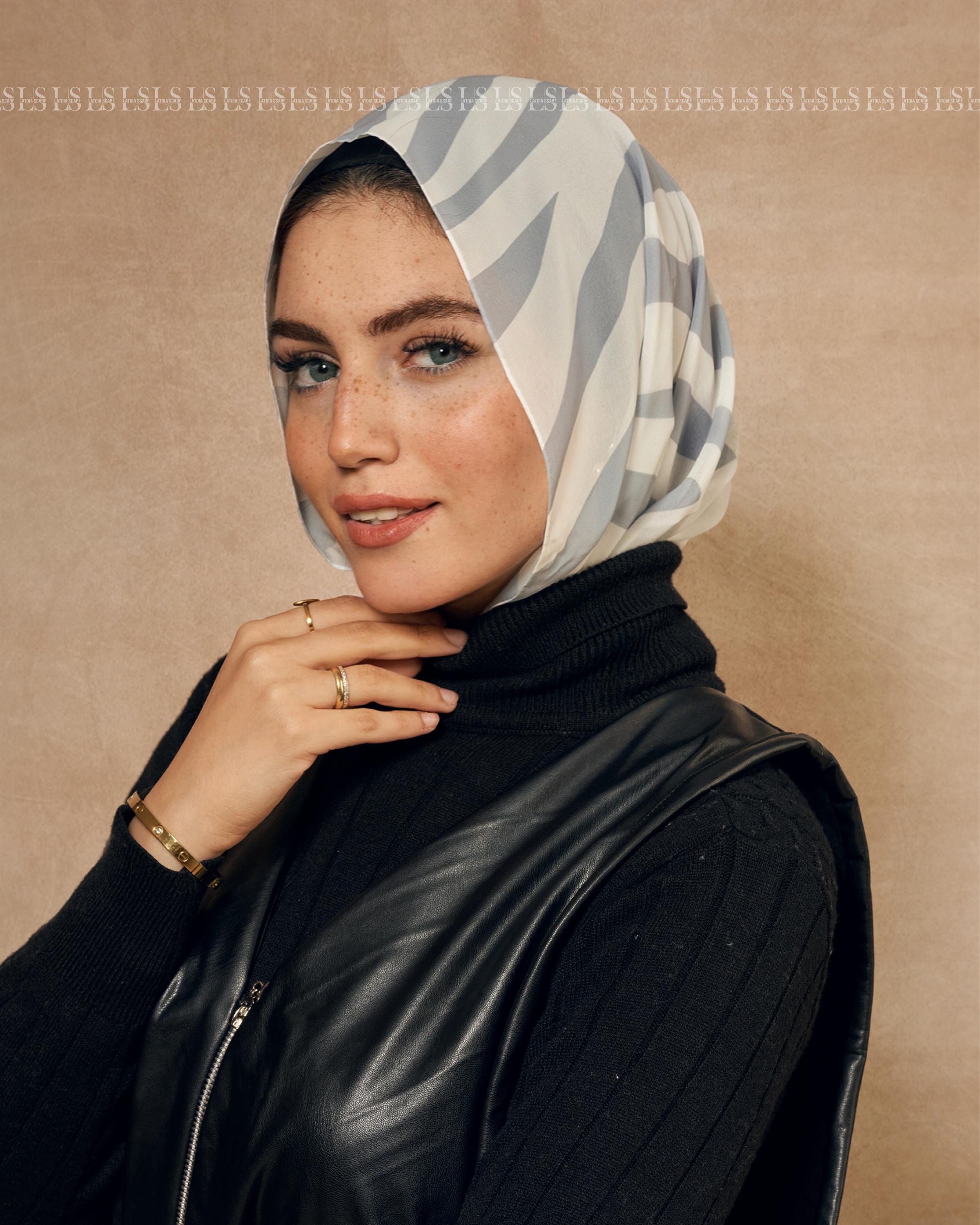Zipra Gray Easy Scarf