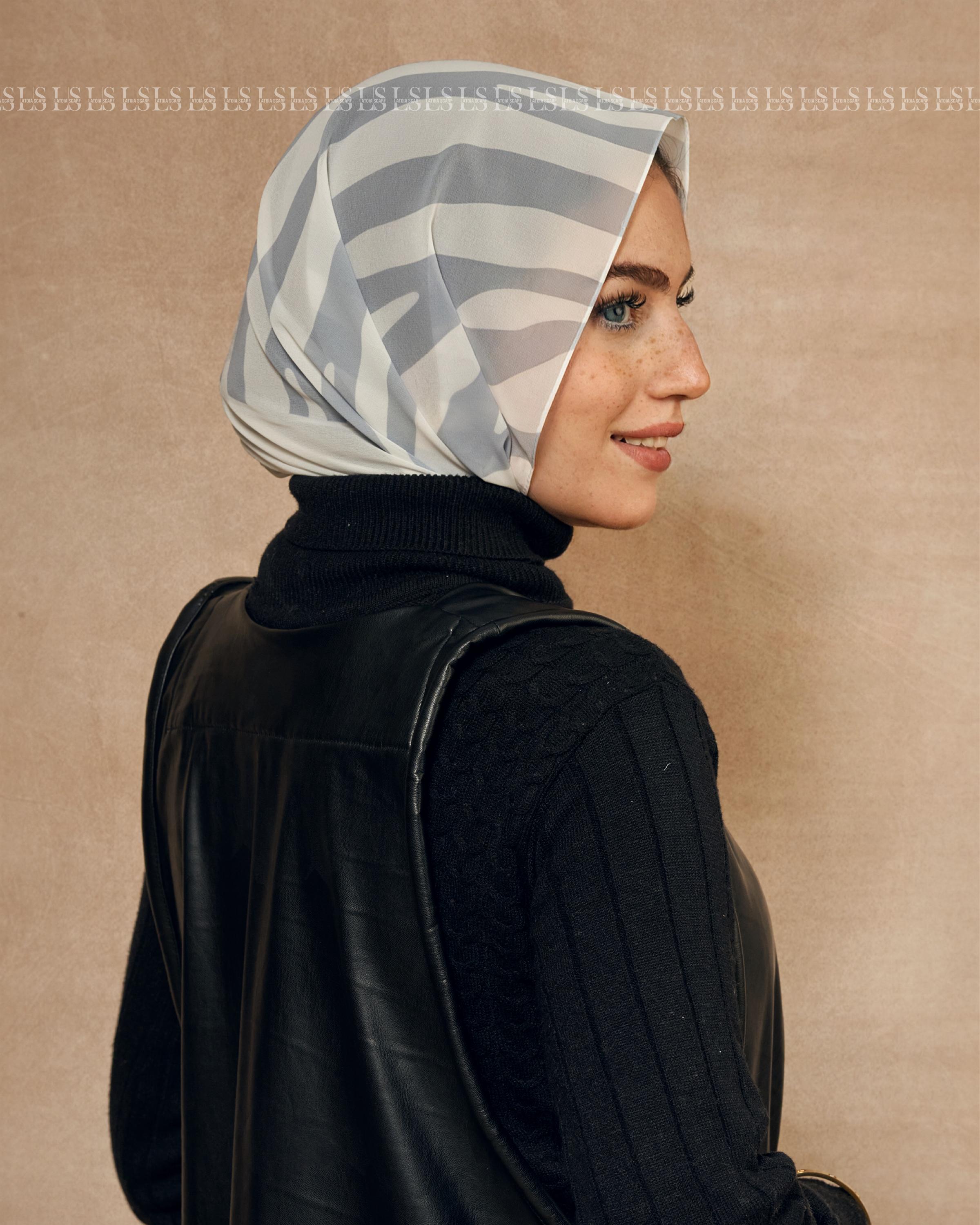 Zipra Gray Easy Scarf